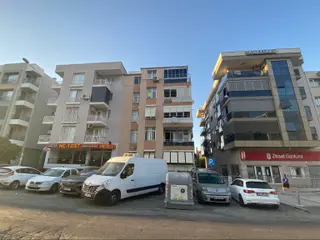 İzmir Karabağlar Da Hastane Karşısı Kiralık Daire