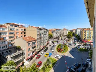 Soğanlı Meydan'da Cadde Üzeri 125 M2 3+1 Satılık Ferah Boş Daire