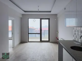 İncekte Site İçinde Oturuma Hazır Manzaralı Geniş Balkonlu 1+1