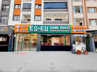 Bi·nova'dan Derebahçe'de Cadde Üstünde Oyun Ve Plastion Cafe
