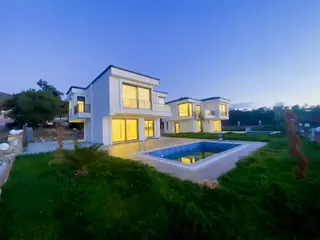 Akbük'te Panoramik Deniz Manzaralı 4+1villa