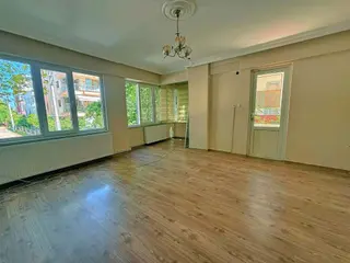 Uytun'dan Akçay'da Denize 350 Mt Doğalgazlı Ara Kat Kiralık 2+1