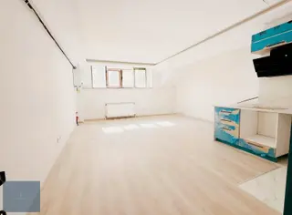 Beşiktaş Çarşıda Yeni Binada Aydınlık 2+1 Kiralık Sıfır Daire