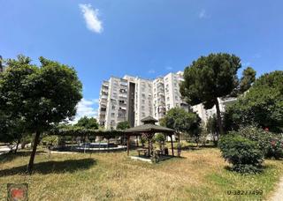 Site İçerisinde Cadde Üzeri Tramvay Dibi Satılık 3+1
