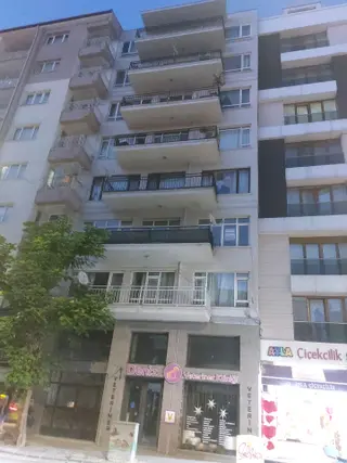 Oldpol Emlak'tan Atatürk Cd 3+1 Kombılı Asansorlu Ara Kat