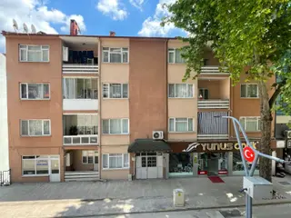Beyaz Gayrimenkulden İstiklal De Satılık Bakımlı 3+1