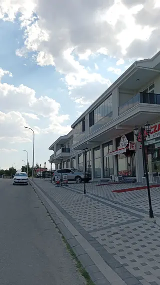 N.ilgar Emlak'ta Fatih Mh Güzel Konumda Kiralık Dükkan