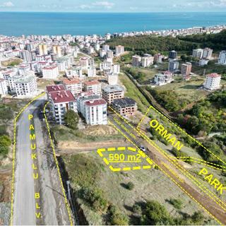 Hisar'dan Büyükoyumca'da 1+1 Bölgesinde Manzaralı Köşebaşı Arsa