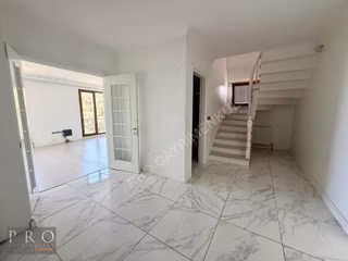 Beykoz Kardelen Konutları'nda 3+2 Çatı Dubleksi Kiralık Daire