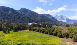 Eşyalı, Havuzlu, Doğa Manzaralı Masrafsız 3+1 Satılık Daire