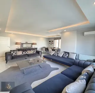 Beylikdüzü Şehri Beyaz 2 Sitesin'de Satılık Geniş 3+1 Daire - 1