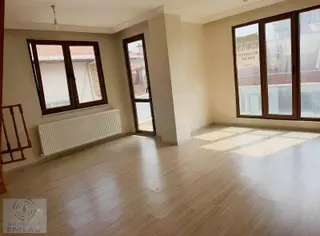 Yeditepe Acıbadem Fb Üni Finans Merkez Metro Okul Asansör Balkon