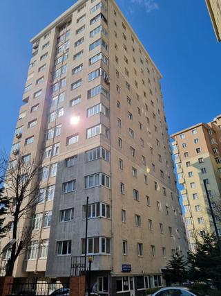 Ataşehir İçerenköy Caner Sitesinde 95m2 2+1 Arakat Daire