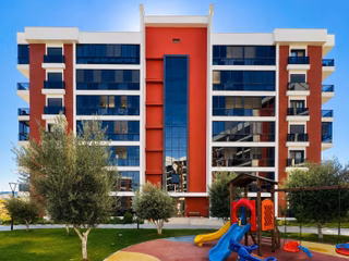 Flora Park'ta Yüksek Giriş Geniş 3+1 Net 141 M2 Köşe Daire