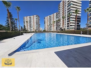 Tuana Life 1'de Havuzlu Sitede 2+1 Kapalı Mutfak+geniş Oturumlu