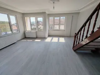 Barış Gayrimenkul'den İpekçilik Caddesinde Dubleks Daire.