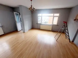 Türkmen Emlak'tan Kiralık Cadde Üzeri 2+1 Balkonlu Daire
