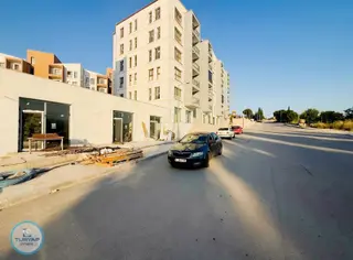 Kiralık No:12 83 M2 Merdivensiz Muazzam Genişlik