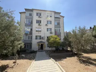 Buca Stadı Yanında Kiralık 2+1 Kapalı Mutfak Klimalı Eşyasız