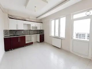 Hacı Abdi'de Kiralık Ara Kat 3+1 Daire