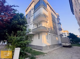 Deka Gayrimenkulden Yenimahalle Tramvay Durağına Yakın 3+1