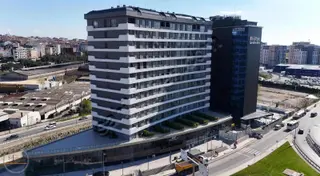 Perla 34 Sitesinde Satılık 1+1 Merkezi Konum Ara Kat