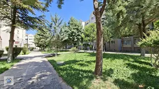Elvankent Ayyıldız 'da Sitesinde Ara 2 Ci Katta 3+1