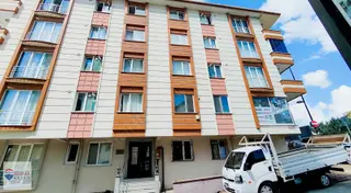 Ümraniye Site Mahallesinde Caddeye Cephe Kiralık 2+1 Daire