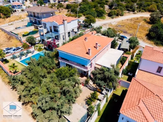 Reisderede 789 M² Parsel'de 14 Odalı Otel Potansiyelli Villa