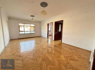 Natoyolu Cadde Yakını Kat Konumunda 3+1 Kiralık Daire
