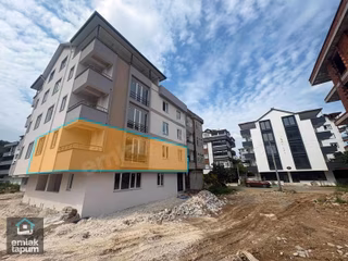 Dolunayda Anayola Yakın Müstakil Binada Satılık 3+1 Daire