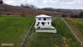 Meşelide Havuzlu Villa 1500 Dönüm İçinde