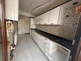Bağcılar Bölgesi Havalimanı Kavşağı Civarında 2+1 Kiralık Daire