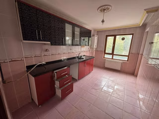 _ipek Gayrimenkul'den Başak Caddesine Yakın 1.kat Kiralık Daire_