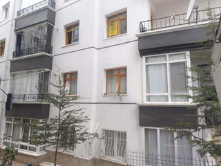 Topçu Da Sağlık Ocağı Marketler Okullar Semt Pazarı Yanı 130 M'2