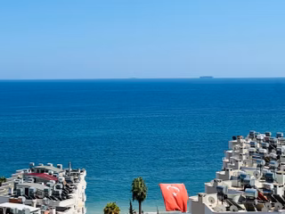 Full Deniz Manzaralı Geniş Havuzlu Bağımsız Mutfak