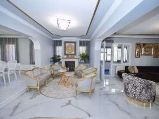 Genişliğiyle Hayran Bırakan 225 M2 Arakat 4+1 Çok Özel Bir Daire