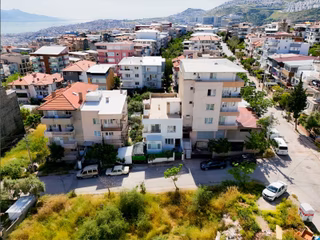 Bornova Atatürk Mahallesinde 2 Katlı Satılık Müstakil Ev