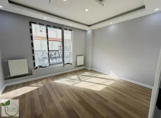Halkalı Fatih Caddesinde M1 Metro 6 Dk Balkonlu 2+1 Daire