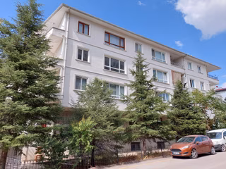 Etimesgut İstasyon Mah. Ara Kat Bakımlı Kiralık 3+1 Daire