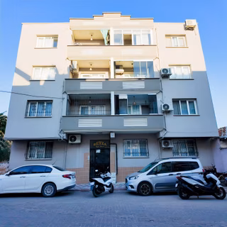 Atatürk Mahallesi Umut Parkı Karşısı Arakat 3+1 150m2 Daire