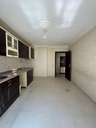 Muratpaşa 'da Ebv. Banyolu Ayrı Mutfaklı Kiralık 3+1