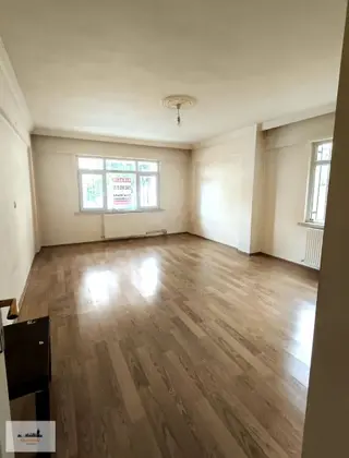 Şafak Mahallesi Merkezi Konumda 3+1 Geniş Daire