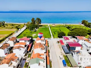 Karaova'da Denize Sıfır Sitede 3+1 Deniz Manzaralı Yazlık Villa
