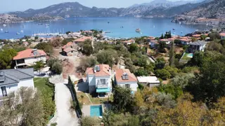 Cihat İnşaat Emlak Tan Selimiyede Satılık Havuzlu Villa