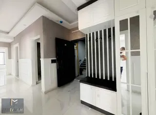 Marev Emlaktan Yenikentte Kiralık Lüks 4+1 Daire