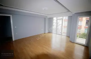Ümraniye Site Mah 2+1 110 M2 Satılık Arakat Daire