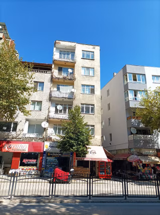 Yardımcı Emlaktan Çarşı Merkezde Müze Karşısı Satılık 3+1 Daire