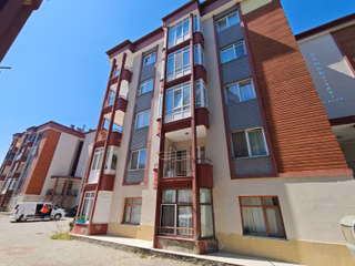 Davraz Mahallesinde Satılık 3+1 Daire