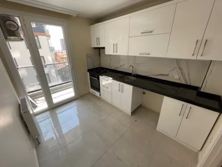 Emin Gayrimenkulden Mahmutbey Metro Dibi Sitede 2+1 Kiralık